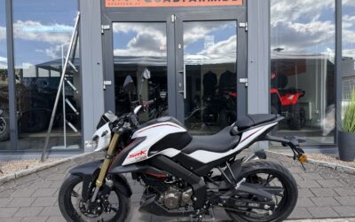 Motorrad QJ Motor SRK 125 S, ABS