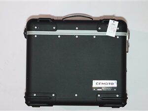CFMOTO Seitenkoffer Schwarz rechts